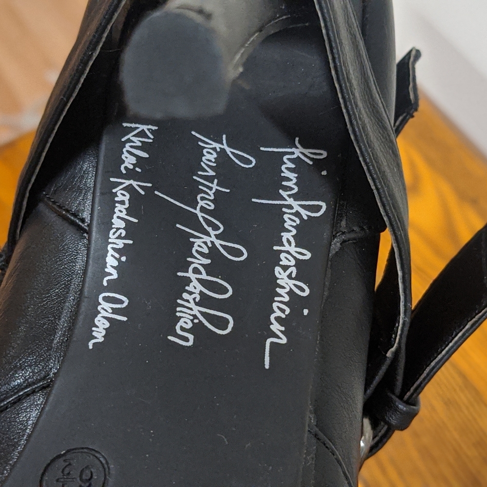 Kardashian Kollection (6.5) Leather Heel Booty - Picture 4 of 5